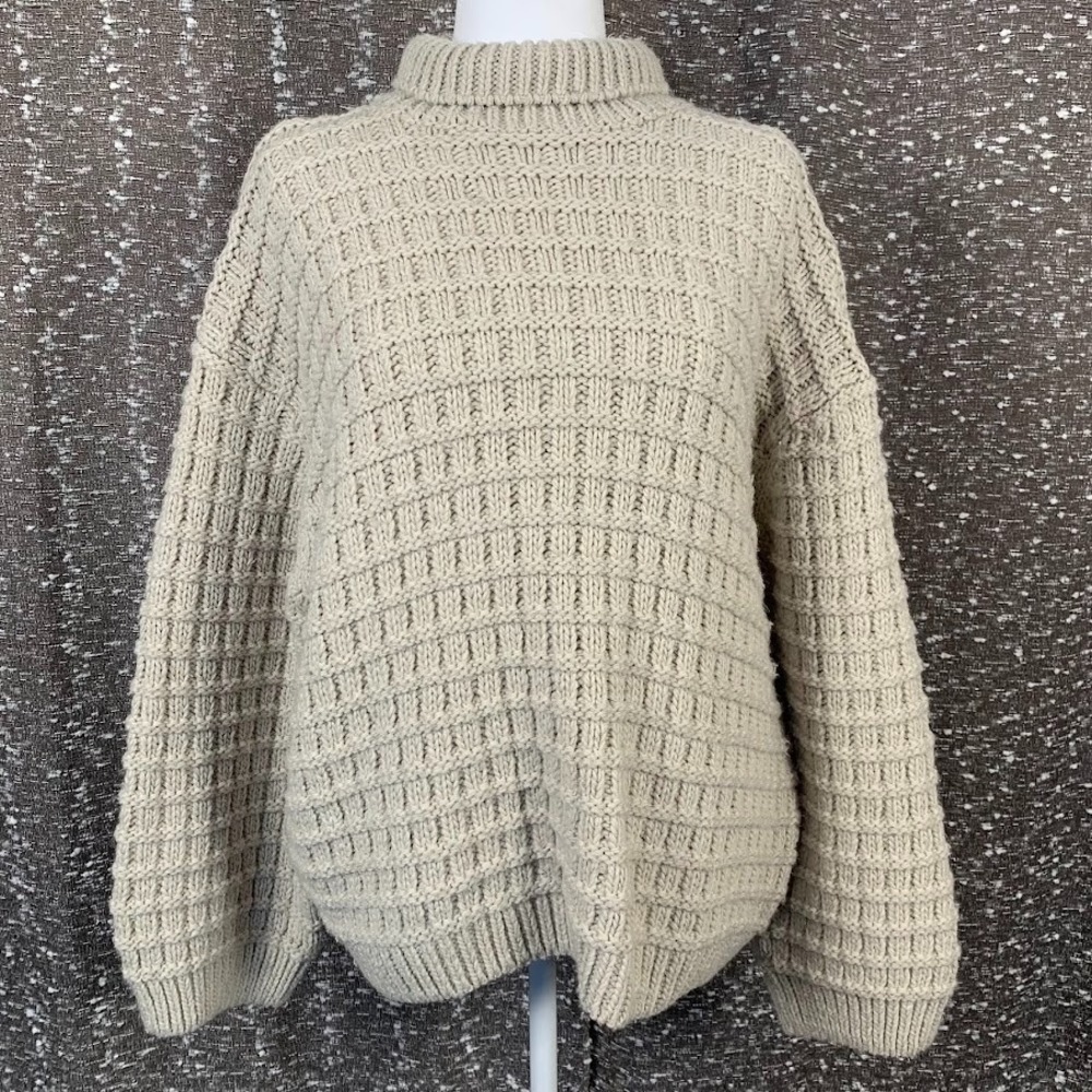 H&M Waffle Knit Cream Heavyweight Sweater Women's Large